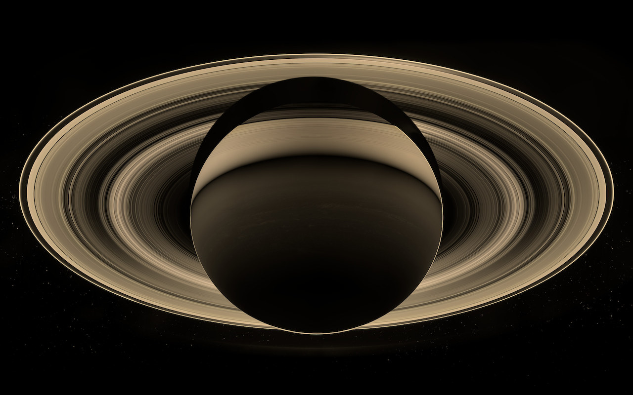 カッシーニが土星の影の中から撮影した土星とリング / Saturn and its rings seen by Cassini from inside the planet's shadow